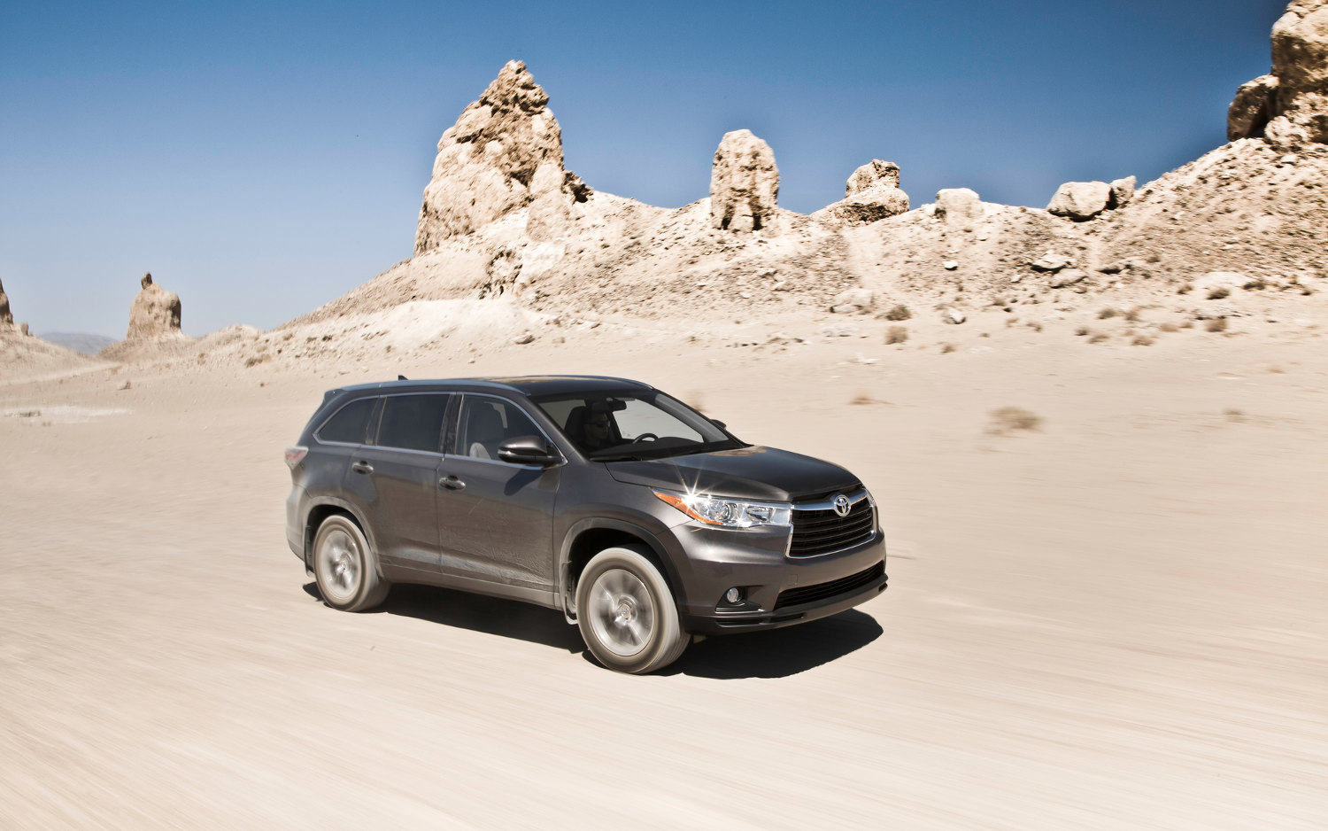 Comparison - Lexus RX 350 2016 - vs - Toyota Highlander Limited 2016